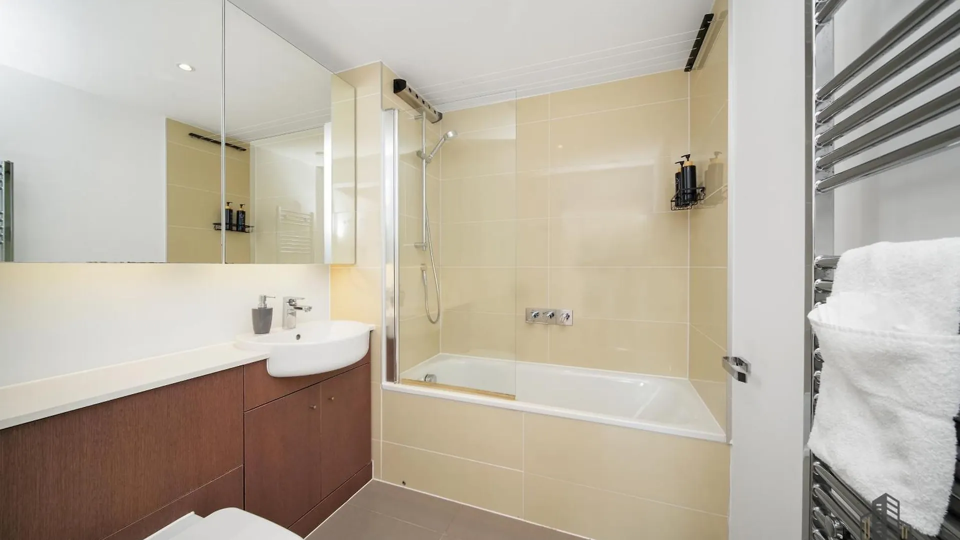 Modern 3 Bedroom - Olympic Park - E20 Stratford Londres
