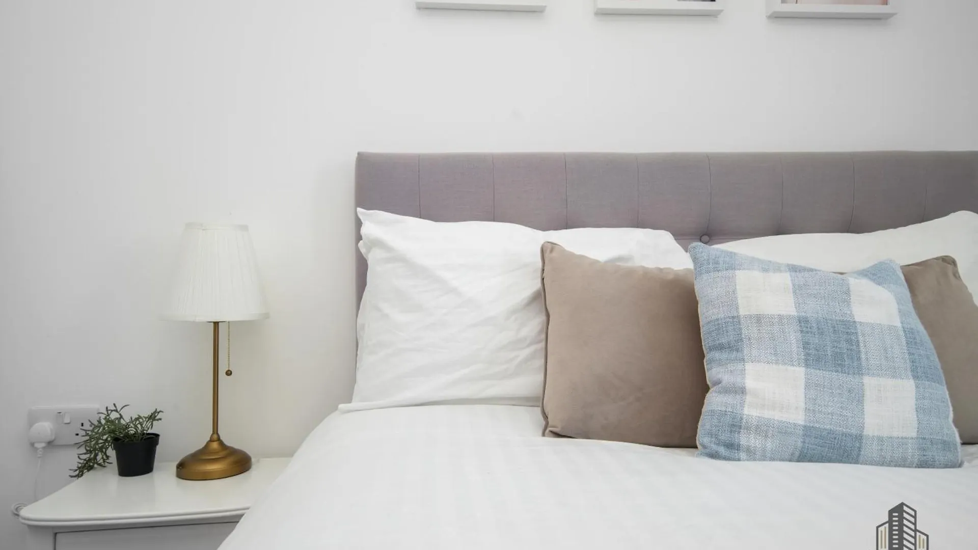 Modern 3 Bedroom - Olympic Park - E20 Stratford London Apartment